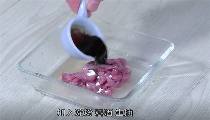 榨菜木耳炒肉丝怎么做 榨菜木耳炒肉丝的做法