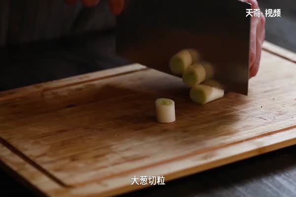 土豆炖牛肉的做法