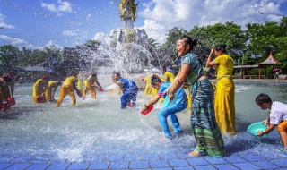 傣族的泼水节 傣族的泼水节是几月几日