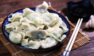 怎样煮速冻饺子不粘锅（怎么煮速冻饺子不粘不破）