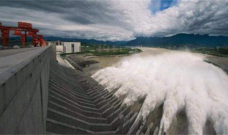 三峡大坝为啥要泄洪（三峡大坝泄洪为什么水朝上）