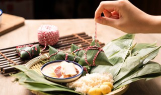 屈原和端午节的来历（屈原和端午节的来历和传说）