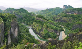 8月中旬适合去哪里旅游 8月中旬适合去哪里旅游四川呢