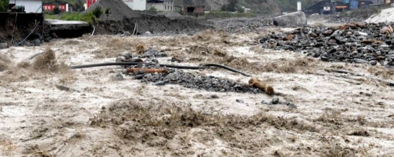 遇到洪水泥石流如何避免溺水 遇到洪水泥石流如何避免溺水答案