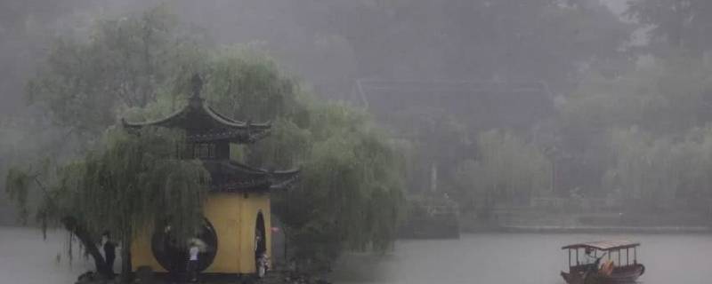 梅雨天气要不要开窗通风（梅雨天要开窗通风吗）