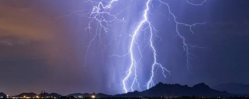 遇到雷雨天气要注意什么（遇到雷雨天气要注意什么?）