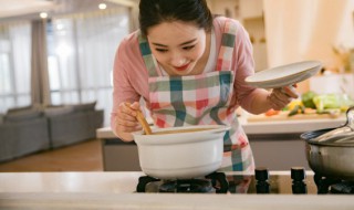 鱼丸要冷水下锅要煮多久（鱼丸要冷水下锅要煮多久才能熟）