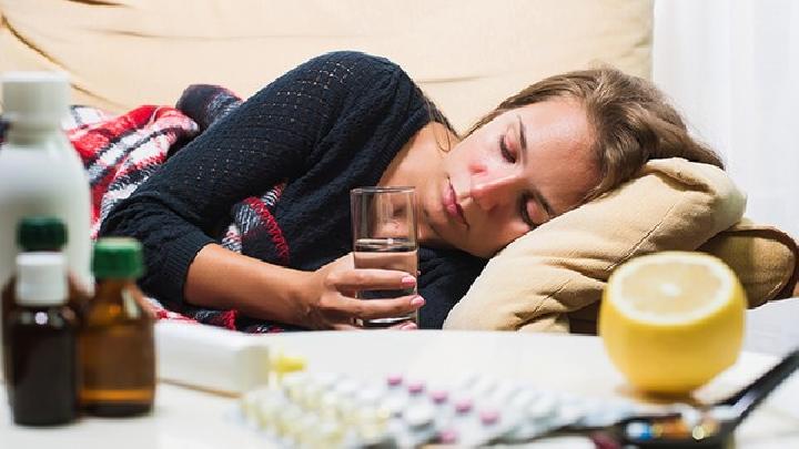 女人更年期性生活出血的原因是什么（女人更年期性生活出血的原因是什么引起的）