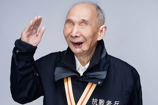 江苏女子在家中，意外翻出一日军大印，曝光父亲隐藏71年真实身份