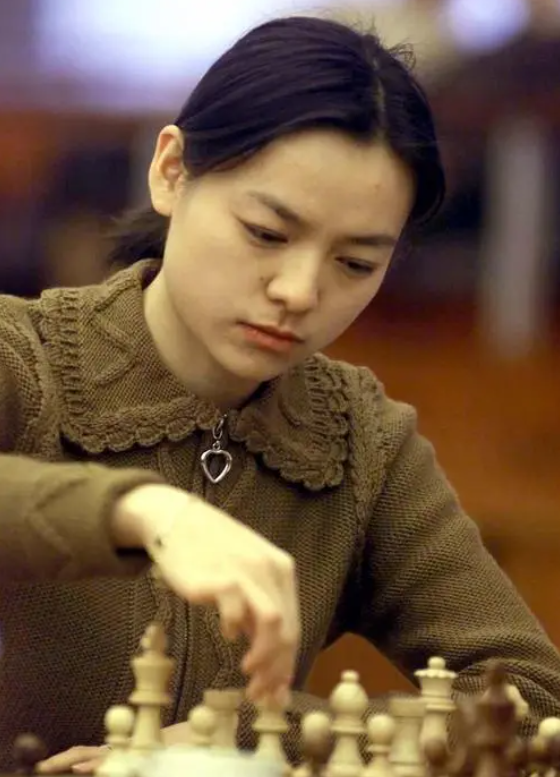 “美女棋后”诸宸：冲破阻力远嫁卡塔尔，幸福背后的辛酸与眼泪