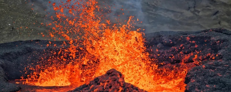 火山爆发是什么原因引起的 火山爆发是什么原因引起的视频