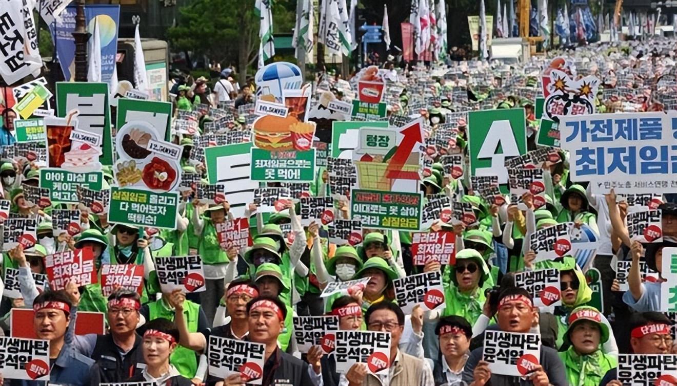 韩国超40万人举行集会（韩国26万人）