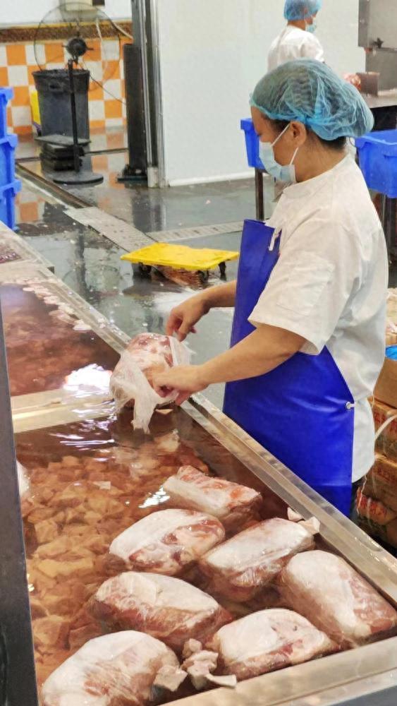 广州黄埔一小学配餐用冻肉（广州小学食堂）