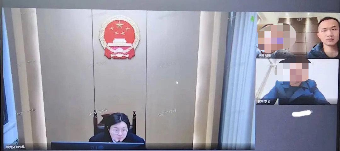 四川女商人被描述成落马官员“亲密关系人” 网帖发布者被勒令道歉 | 封面深镜