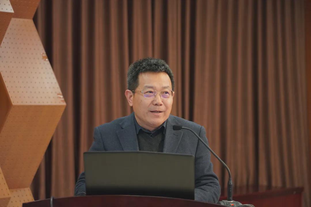 重庆燃气：董事会同意李金陆为董事长人选，车德臣不再担任董事长等职务