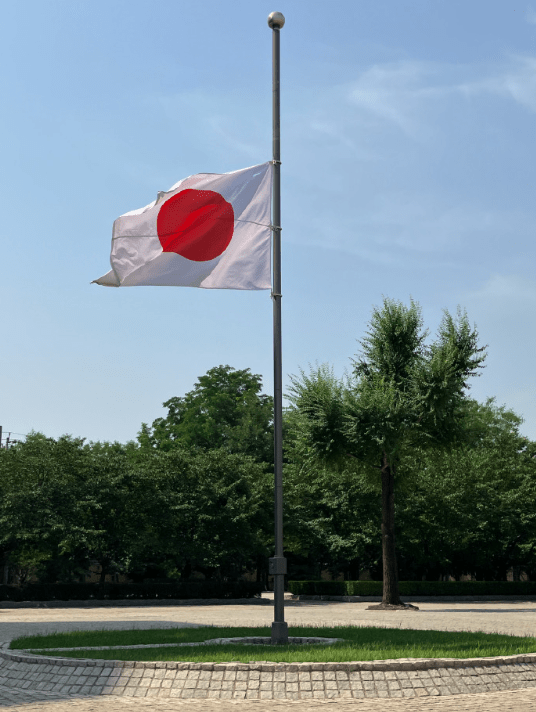 日本驻华大使馆降半旗致敬胡友平（日本驻华大使离奇死亡）